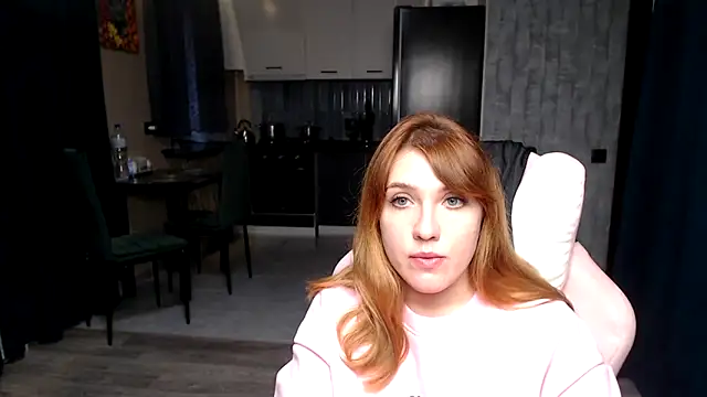 Reginasmilee online show from November 2025 01:37:02 PM