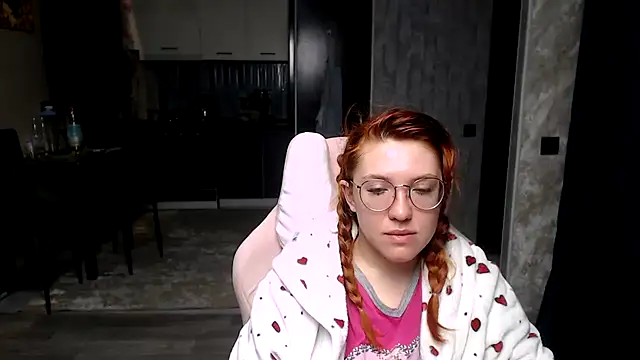 Reginasmilee online show from March 2026 01:50:02 AM