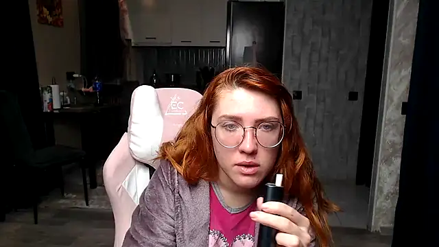 Reginasmilee online show from April 2026 04:16:02 AM