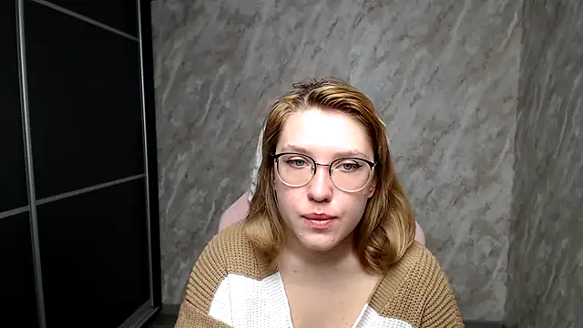 Reginasmilee online show from March 2025 03:45:02 AM