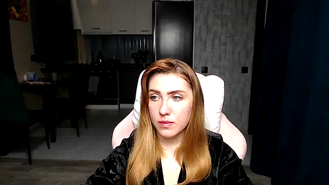 Reginasmilee online show from November 2025 04:01:02 AM