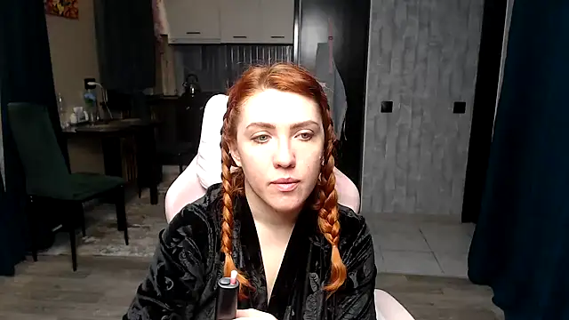 Reginasmilee online show from April 2026 02:40:01 AM