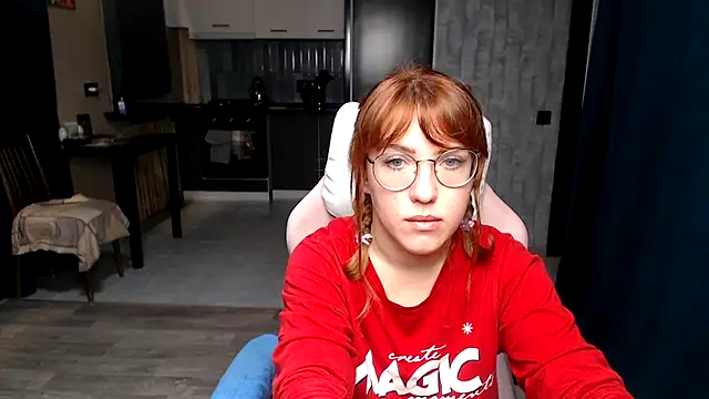Reginasmilee online show from October 2025 11:39:02 PM