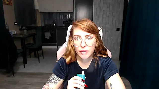 Reginasmilee online show from November 2025 04:17:01 AM