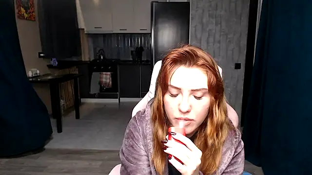Reginasmilee online show from October 2025 11:29:02 PM