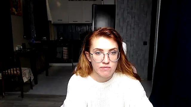 Reginasmilee online show from October 2025 01:02:01 PM