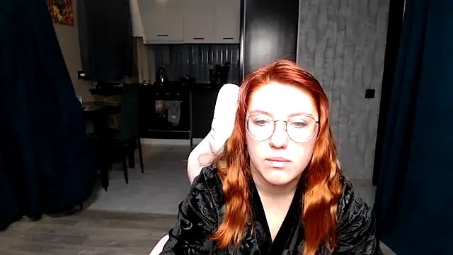 Reginasmilee online show from December 2025 12:33:01 AM