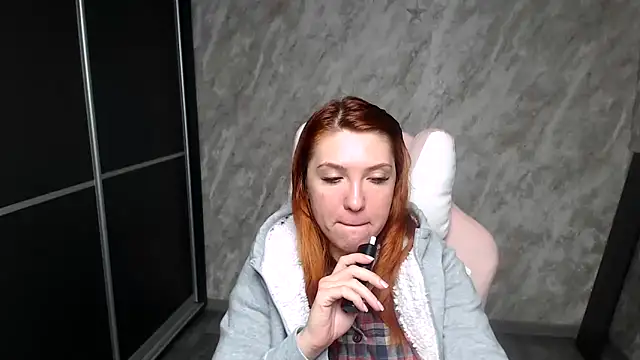 Reginasmilee online show from February 2026 01:45:01 AM