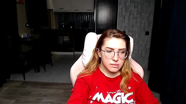 Reginasmilee online show from November 2025 01:39:02 AM