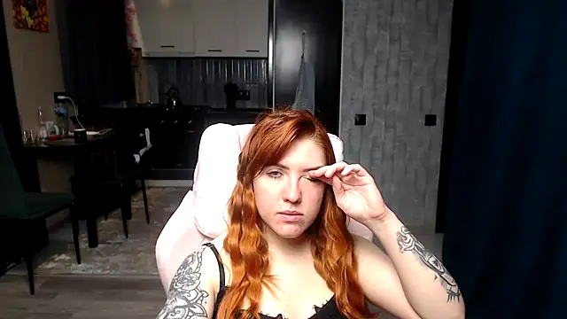 Reginasmilee online show from April 2026 02:41:01 AM