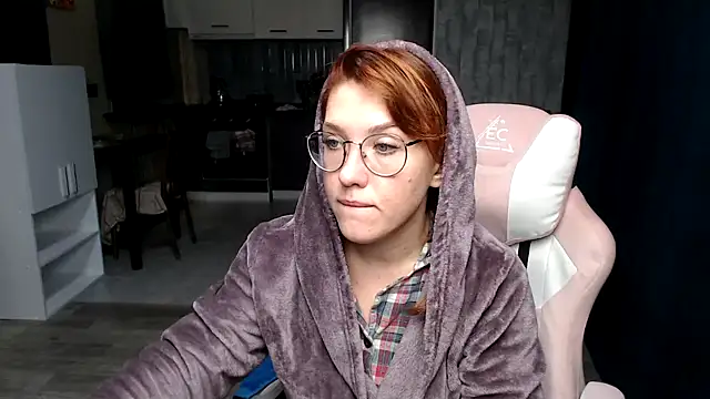 Reginasmilee online show from October 2025 04:52:01 PM