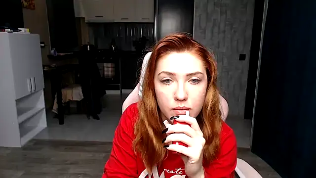 Reginasmilee online show from October 2025 11:28:02 PM