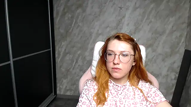 Reginasmilee online show from March 2026 02:23:02 AM