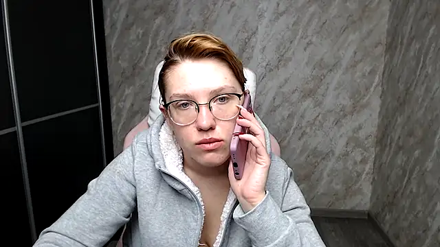 Reginasmilee online show from March 2025 04:41:02 AM