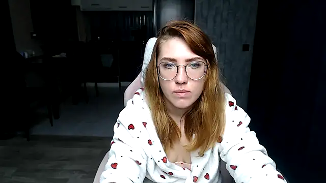 Reginasmilee online show from November 2025 02:10:01 AM