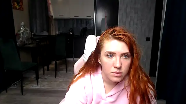 Reginasmilee online show from April 2026 02:51:02 PM