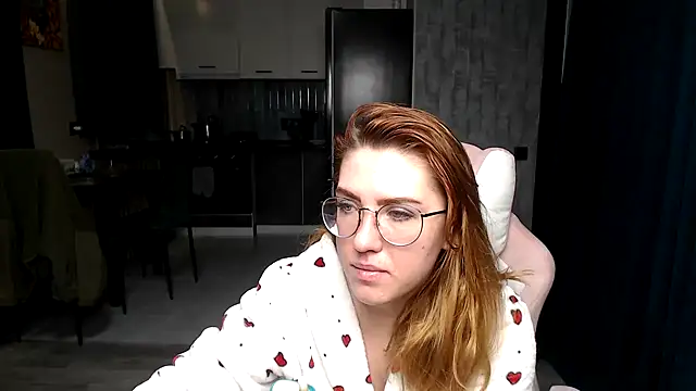 Reginasmilee online show from November 2025 12:22:01 AM