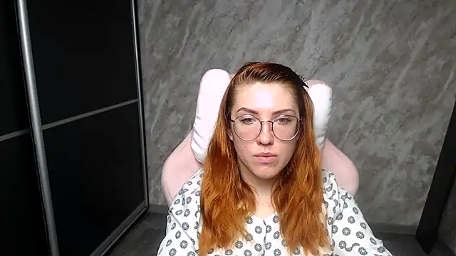 Reginasmilee online show from February 2026 04:46:01 AM