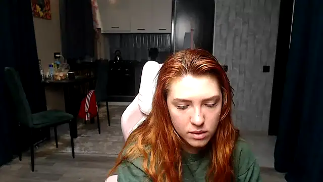 Reginasmilee online show from April 2026 02:57:01 AM