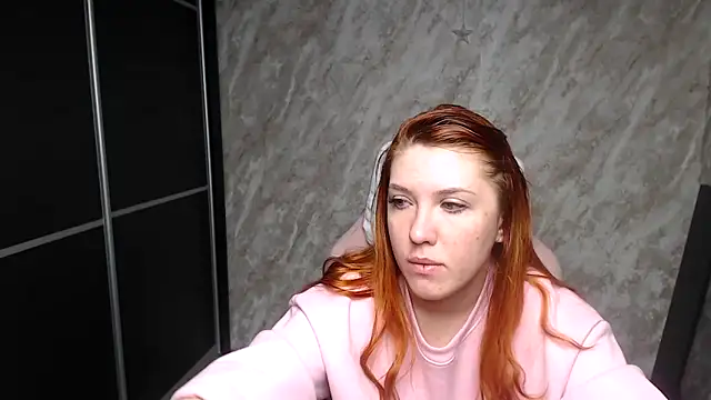 Reginasmilee online show from February 2026 12:41:01 AM