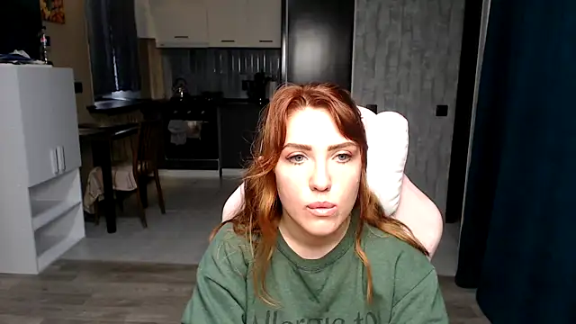 Reginasmilee online show from October 2025 07:31:01 AM