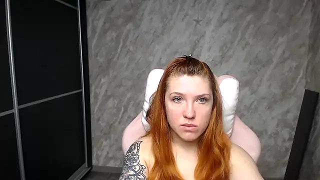 Reginasmilee online show from February 2026 02:42:02 AM