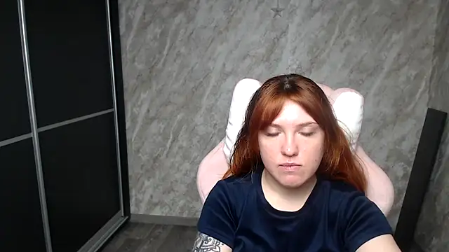 Reginasmilee online show from February 2026 04:53:01 AM