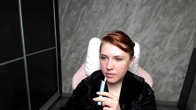 Reginasmilee online show from February 2026 03:56:01 PM