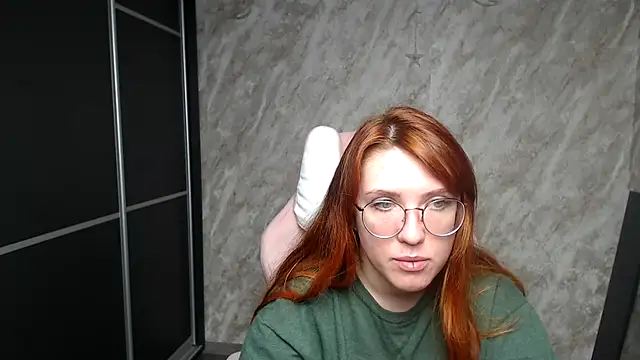 Reginasmilee online show from February 2026 05:45:01 PM