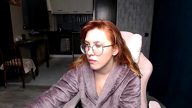 Reginasmilee online show from October 2025 01:41:02 AM