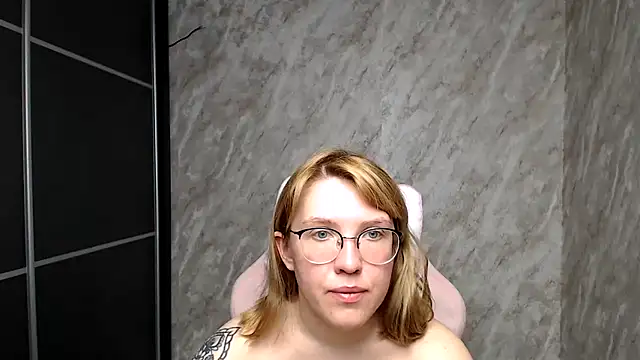 Reginasmilee online show from March 2025 12:46:02 PM