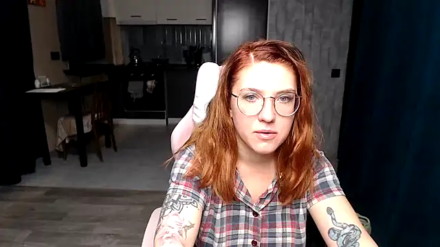 Reginasmilee online show from October 2025 01:18:01 AM