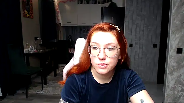 Reginasmilee online show from March 2026 03:53:02 AM