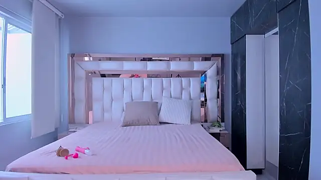 Snapshot of SarahPreston chatting on January 2025 06:28:02 PM SarahPreston online show from January 2025 06:28:02 PM