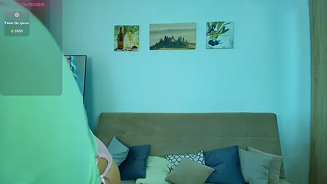 boneyblue online show from June 2026 05:57:01 AM