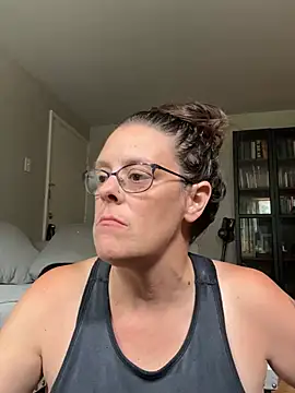 Snapshot of MatildaJane5 chatting on July 2026 04:15:02 PM MatildaJane5 online show from July 2026 04:15:02 PM