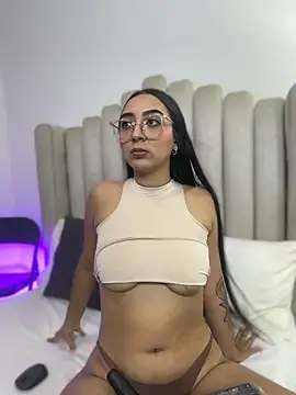 emmi miller online show from June 2026 03:45:02 AM
