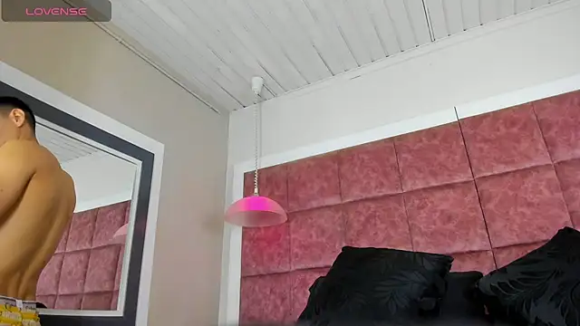 Jamexxx1  online show from July 2026 09:03:01 PM