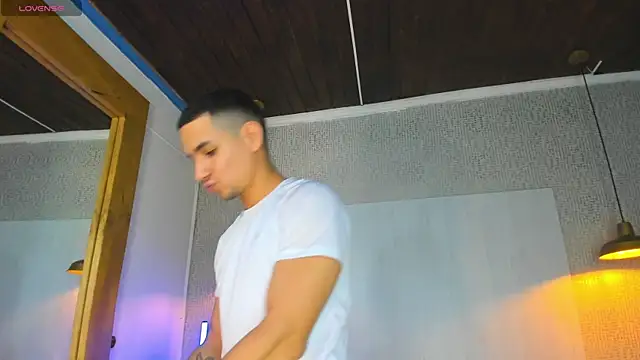 Jamexxx1  online show from July 2026 08:42:01 PM