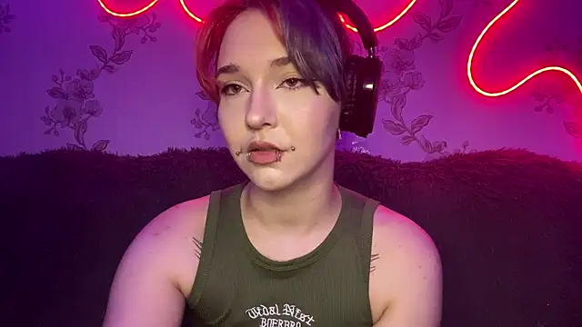 LILLYWYS online show from June 2026 05:11:01 PM
