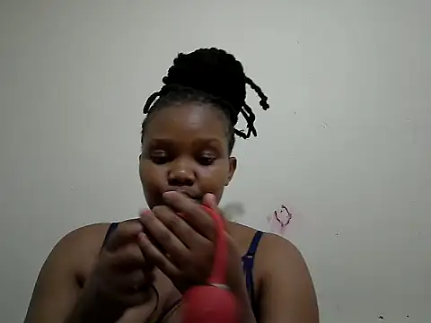 Snapshot of QueenAtynat chatting on June 2026 11:31:02 AM QueenAtynat online show from June 2026 11:31:02 AM