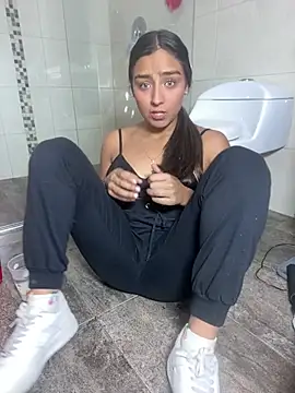 mialuxuryyx online show from August 2026 09:24:01 PM