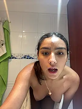 mialuxuryyx online show from June 2026 11:05:02 AM