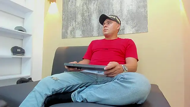 THEO WOOD3 online show from June 2026 08:31:02 PM