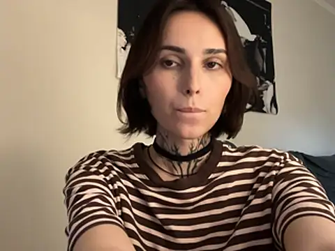 VivianGlow online show from June 2026 12:44:02 PM