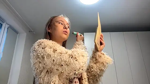 AmeliaOakheart online show from June 2026 06:02:02 PM