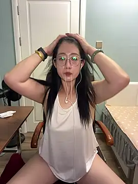 weiwei103 online show from June 2026 02:23:01 PM