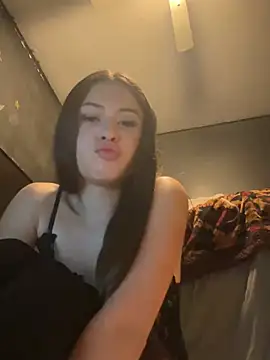 Yocelinluvv online show from June 2026 05:24:01 AM