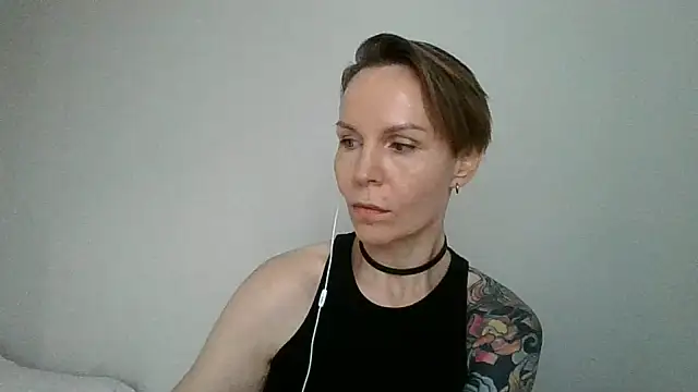 SunKissedxx online show from June 2026 03:50:02 PM