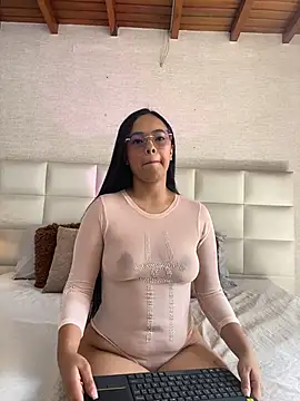 MilaSantanna online show from June 2026 07:31:02 PM